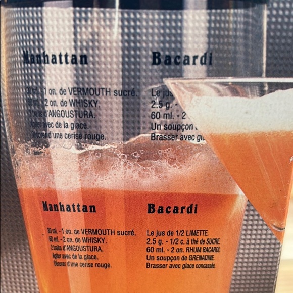 Club Bistro Cocktail Shaker with Black Lid - Picture 3 of 5